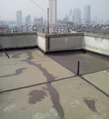 思明漏水维修 楼顶漏水是什么原因，楼顶漏水维修方法是什么?